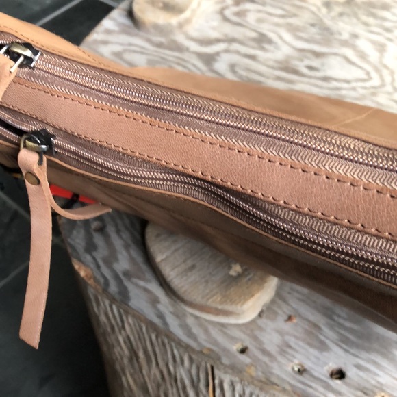 GIGI UK - NEW Gigi Multi pocket Flap over Cross Body Bag ,Brand New with Tag - Picture 9 of 10